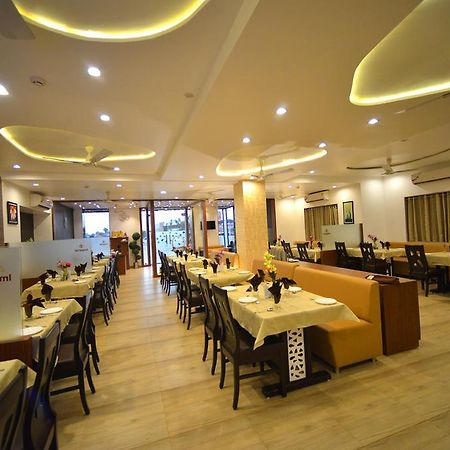 The Grand Imperial Hotel Morbi エクステリア 写真
