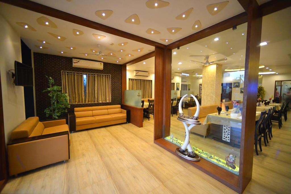 The Grand Imperial Hotel Morbi エクステリア 写真