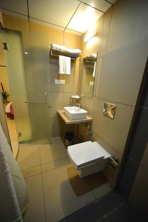 The Grand Imperial Hotel Morbi エクステリア 写真