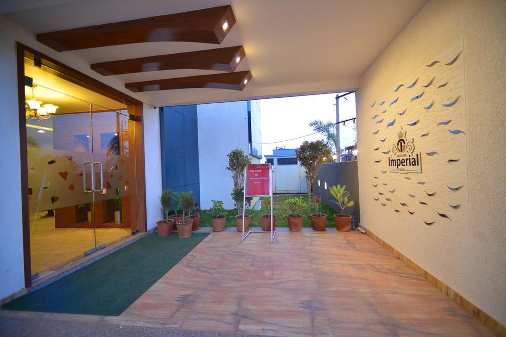 The Grand Imperial Hotel Morbi エクステリア 写真