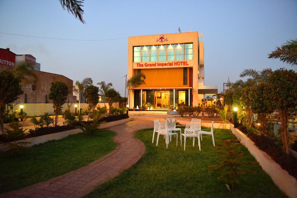 The Grand Imperial Hotel Morbi エクステリア 写真