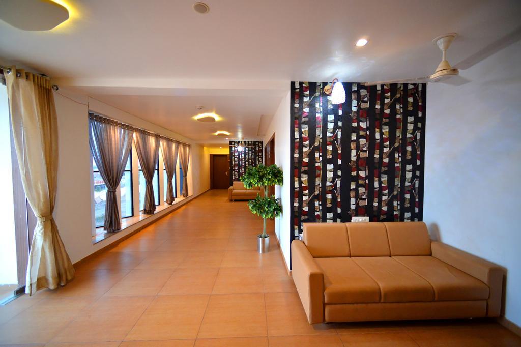 The Grand Imperial Hotel Morbi エクステリア 写真